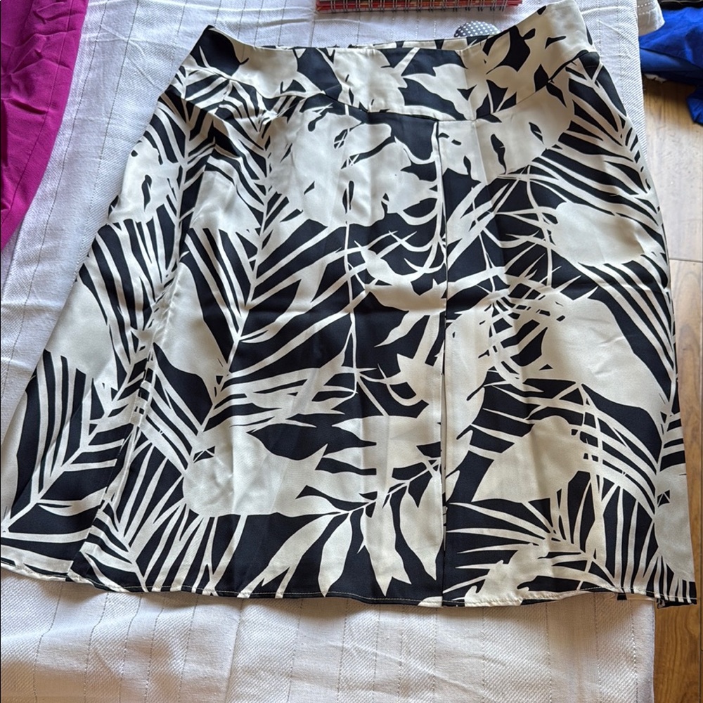 Elegant Black and White A-Line Skirt